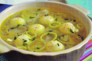 Курячий суп з манними галушками
