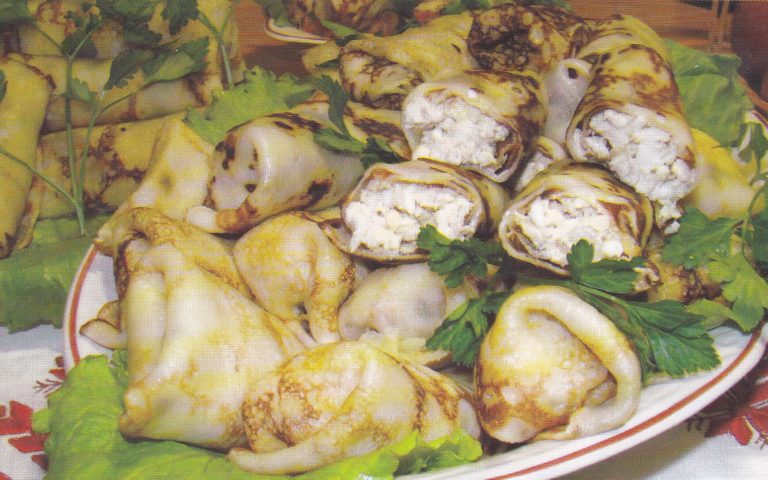Млинці з курячою начинкою
