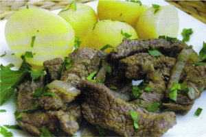 Гуляш по-грецьки