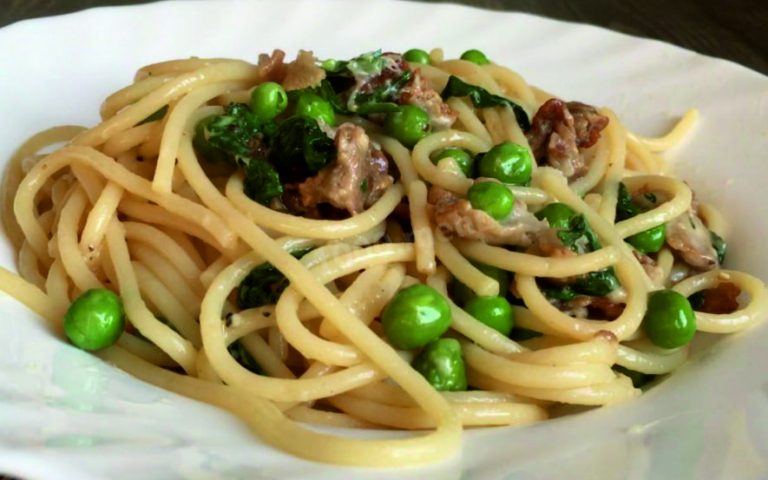 спагеті під кавовим соусом