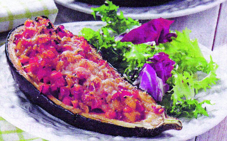 Баклажани з овочами