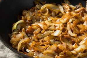 карамелізована цибуля