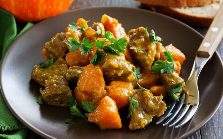 Карі з телятиною і гарбузом